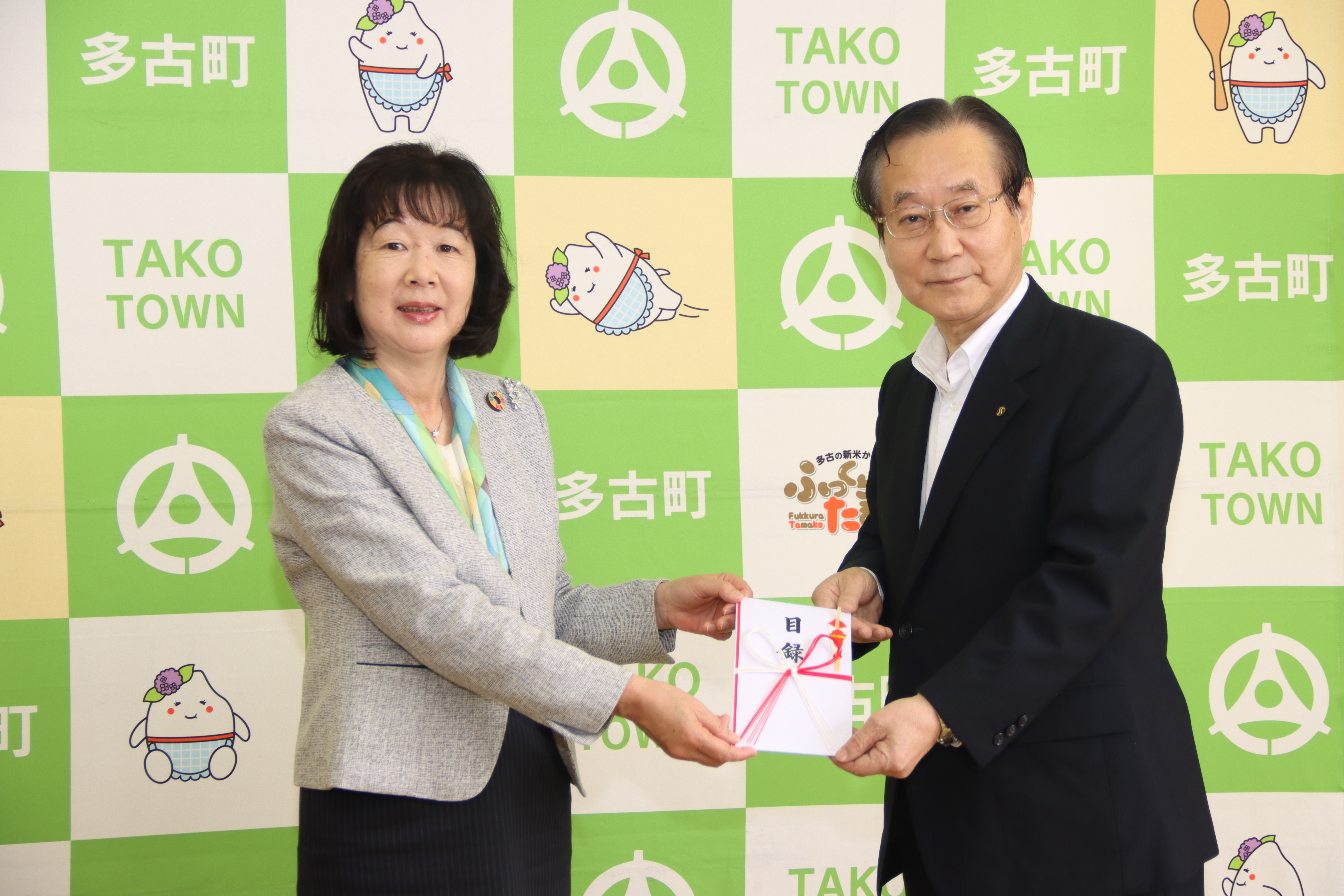 ベビーカー贈呈